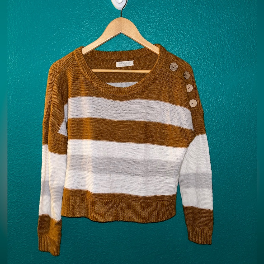 Full circle trends crop strip sweater size medium